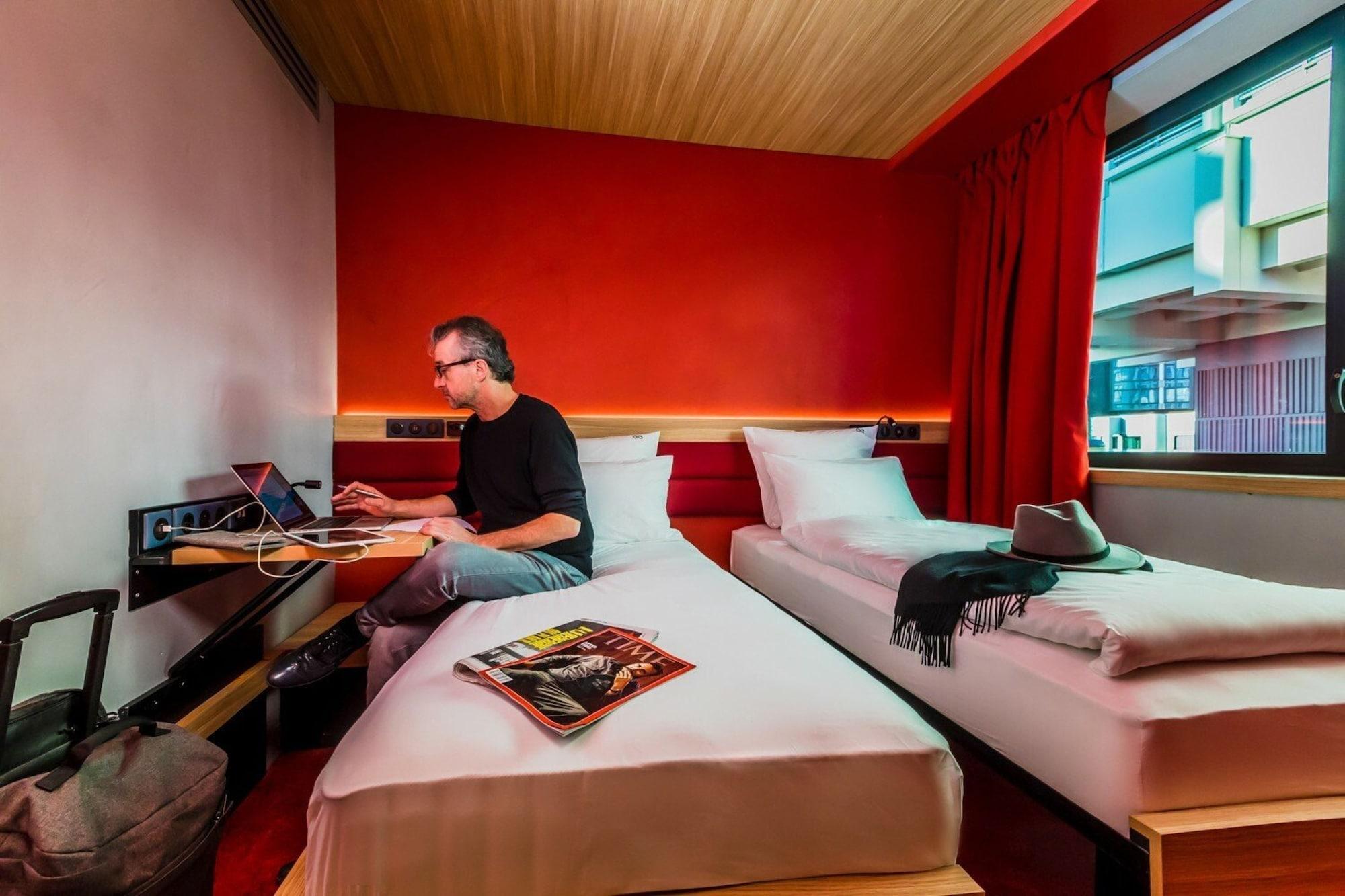 Yooma Urban Lodge Tour Eiffel Париж Экстерьер фото